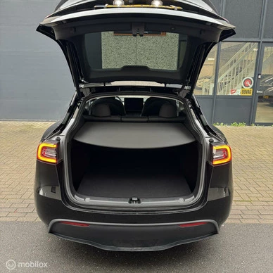 Tesla Model Y - Afbeelding 19 van 22