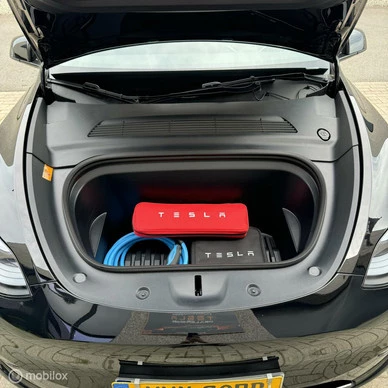 Tesla Model Y - Afbeelding 19 van 20