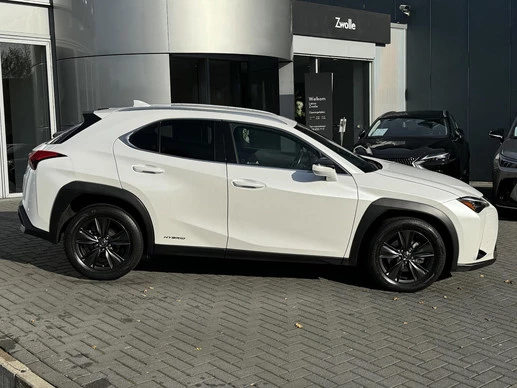 Lexus UX - Afbeelding 2 van 30