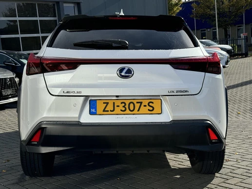 Lexus UX - Afbeelding 4 van 30