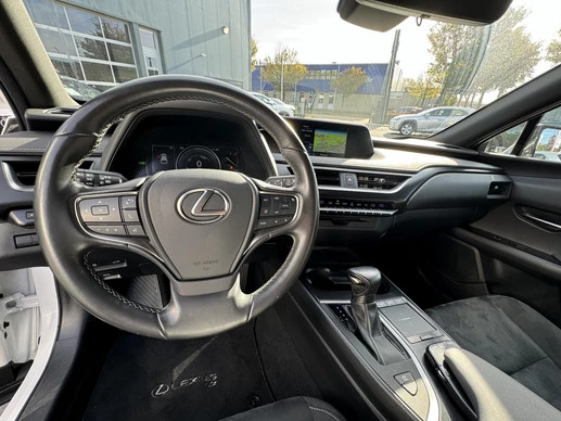 Lexus UX - Afbeelding 17 van 30