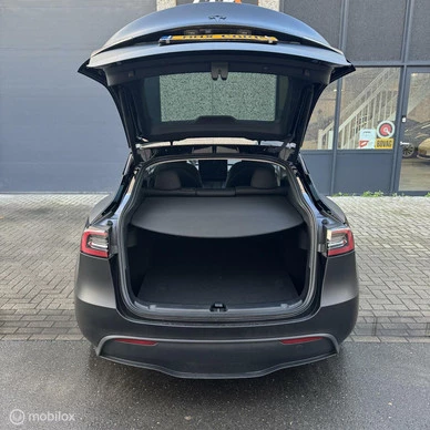 Tesla Model Y - Afbeelding 19 van 21