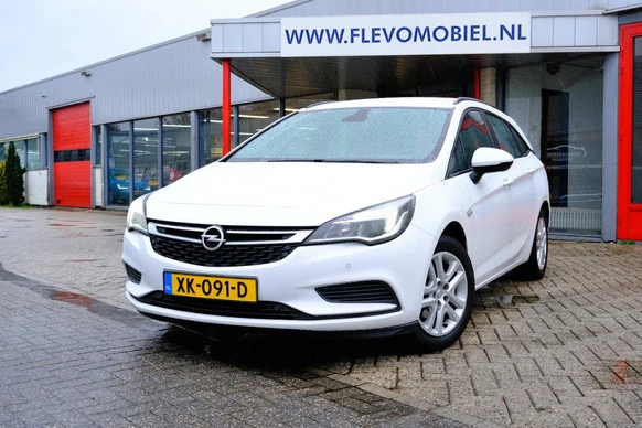 Opel Astra - Afbeelding 1 van 30