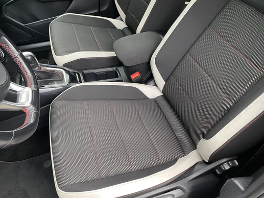 Volkswagen T-Roc - Afbeelding 13 van 30
