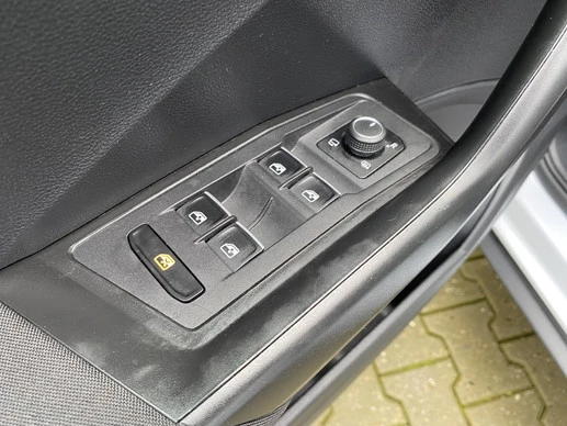 Volkswagen T-Roc - Afbeelding 16 van 30
