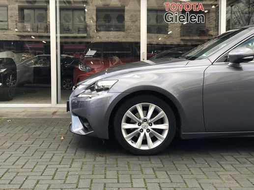 Lexus IS - Afbeelding 2 van 30
