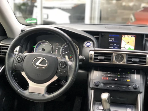 Lexus IS - Afbeelding 17 van 30