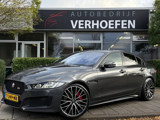 Jaguar XE - Afbeelding 1 van 30
