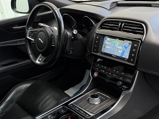 Jaguar XE - Afbeelding 15 van 30