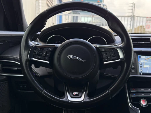 Jaguar XE - Afbeelding 19 van 30