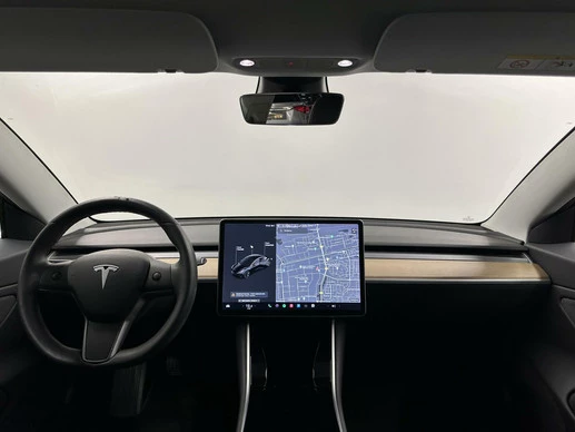 Tesla Model 3 - Afbeelding 2 van 30