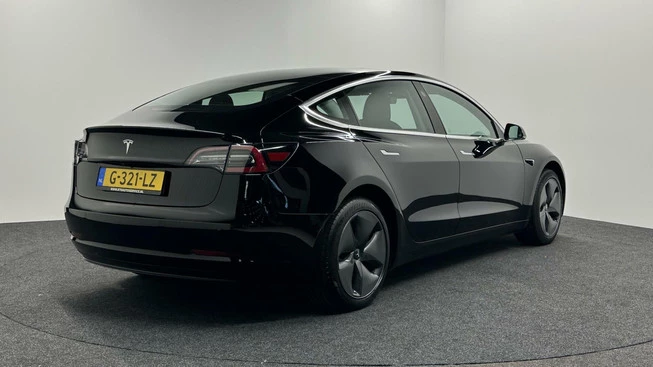 Tesla Model 3 - Afbeelding 5 van 30