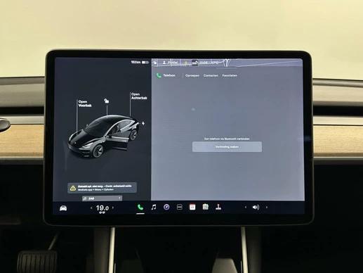 Tesla Model 3 - Afbeelding 22 van 30