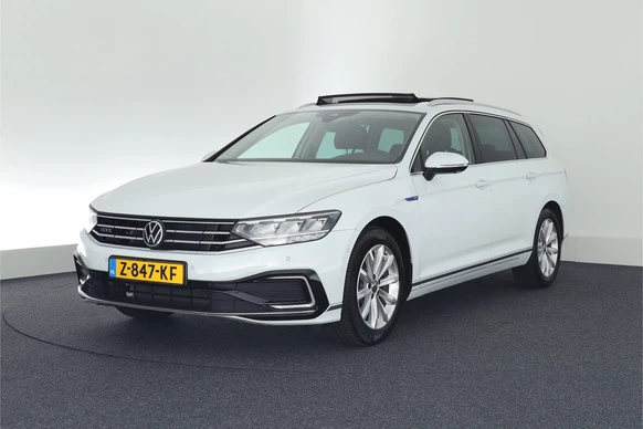 Volkswagen Passat - Afbeelding 1 van 30