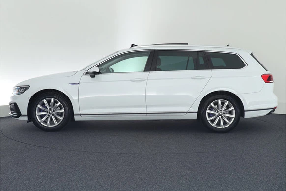 Volkswagen Passat - Afbeelding 2 van 30