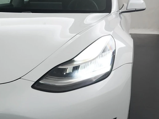 Tesla Model 3 - Afbeelding 25 van 30