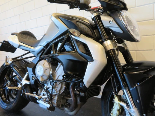 MV Agusta Brutale - Afbeelding 8 van 14
