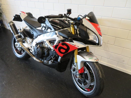 Aprilia Tuono V4 - Afbeelding 2 van 14