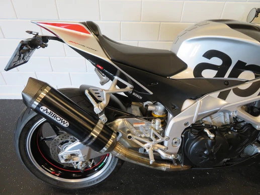 Aprilia Tuono V4 - Afbeelding 10 van 14