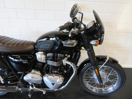 Triumph Bonneville - Afbeelding 9 van 14