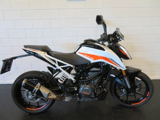 KTM 390 - Afbeelding 1 van 14