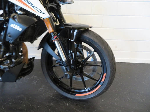 KTM 390 - Afbeelding 7 van 14