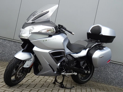Triumph  - Afbeelding 14 van 17