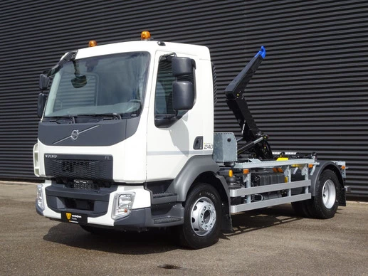 Volvo  - Afbeelding 1 van 19