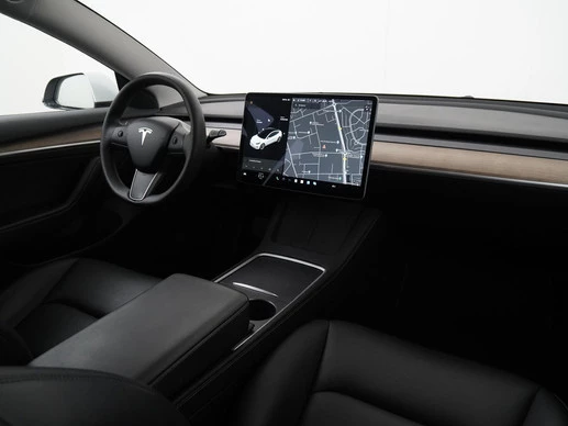 Tesla Model 3 - Afbeelding 2 van 30