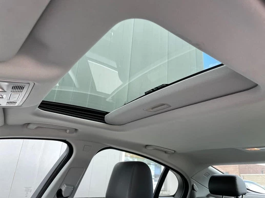 Jaguar XF - Afbeelding 24 van 30