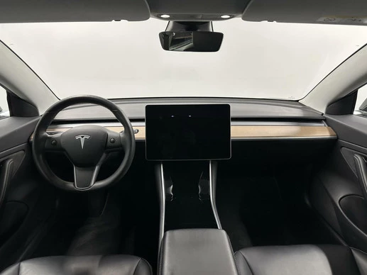 Tesla Model 3 - Afbeelding 2 van 30