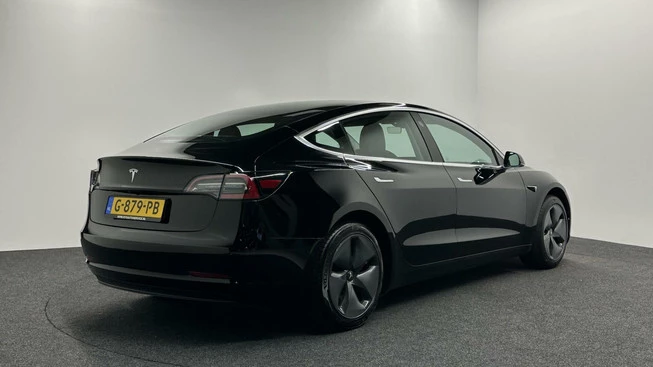 Tesla Model 3 - Afbeelding 5 van 30