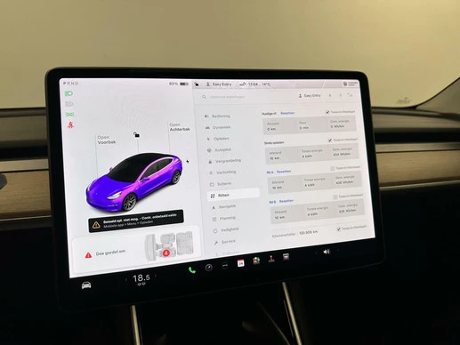 Tesla Model 3 - Afbeelding 26 van 30