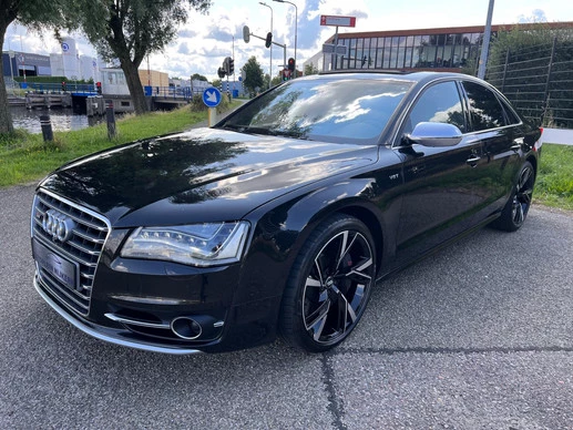 Audi S8