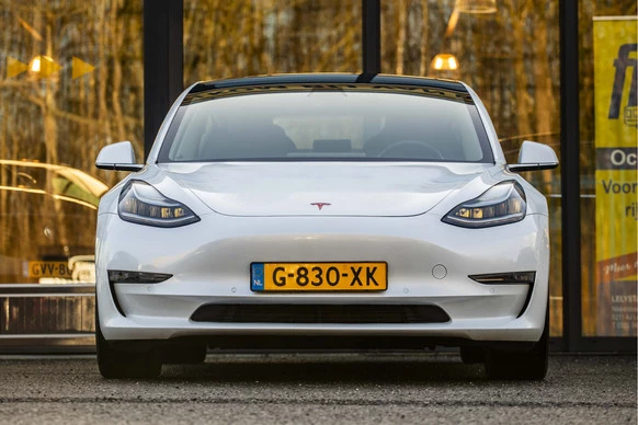 Tesla Model 3 - Afbeelding 2 van 30
