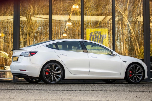 Tesla Model 3 - Afbeelding 5 van 30