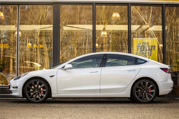 Tesla Model 3 - Afbeelding 8 van 30