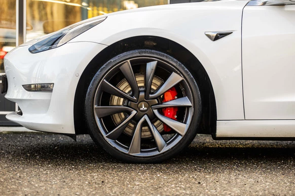 Tesla Model 3 - Afbeelding 9 van 30