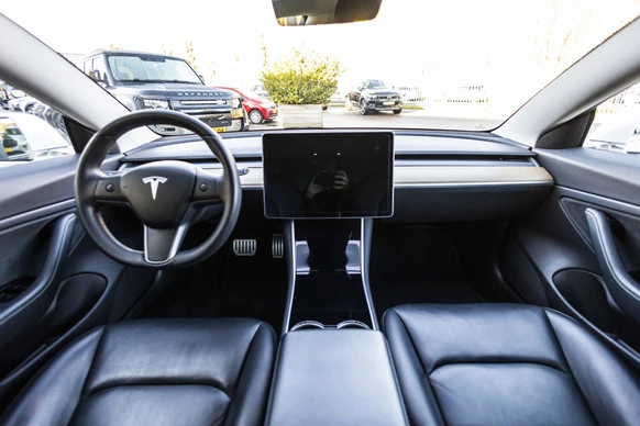 Tesla Model 3 - Afbeelding 15 van 30