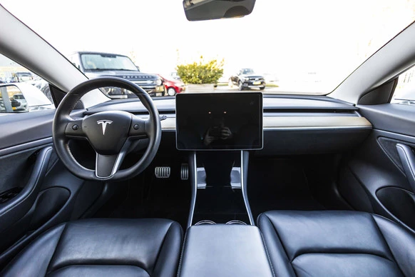 Tesla Model 3 - Afbeelding 16 van 30