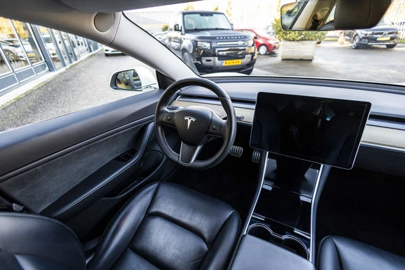 Tesla Model 3 - Afbeelding 17 van 30