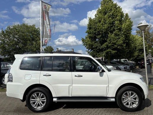 Mitsubishi Pajero - Afbeelding 4 van 25