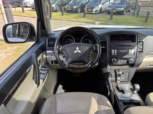 Mitsubishi Pajero - Afbeelding 11 van 25