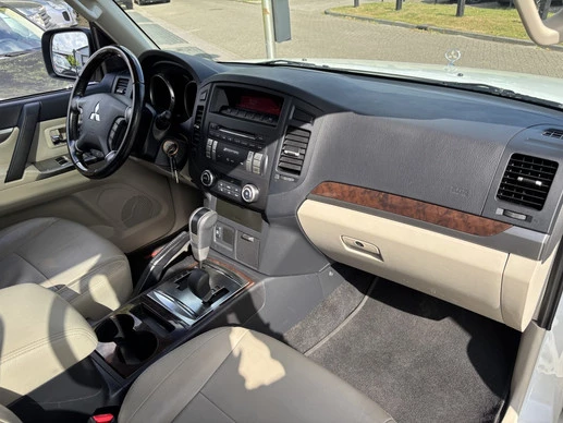 Mitsubishi Pajero - Afbeelding 13 van 25