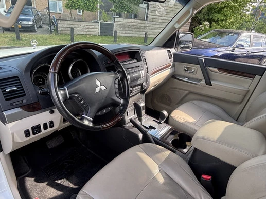 Mitsubishi Pajero - Afbeelding 15 van 25