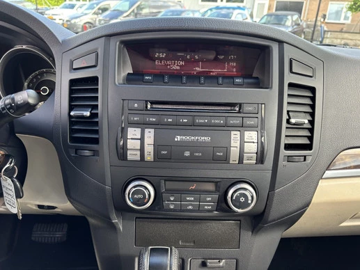 Mitsubishi Pajero - Afbeelding 21 van 25