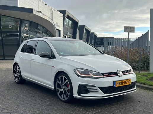 Volkswagen Golf - Afbeelding 1 van 27