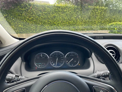 Jaguar XJ - Afbeelding 16 van 30