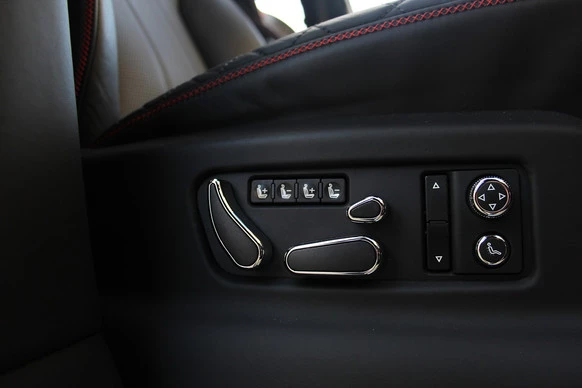 Bentley Bentayga - Afbeelding 23 van 30