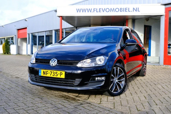 Volkswagen Golf - Afbeelding 1 van 30